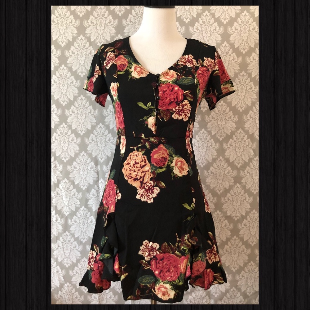 🔥💥CLEARANCE💥🔥Black Floral Dress